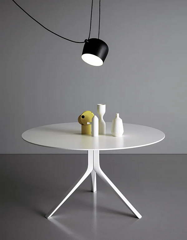 Table ronde en aluminium moulé Kristalia Oops I Did It Again usine Kristalia de l'Italie. Foto №3