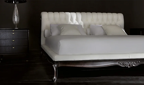 Table de chevet rectangulaire en bois avec tiroirs OPERA CONTEMPORARY DESIRE usine OPERA CONTEMPORARY de l'Italie. Foto №3