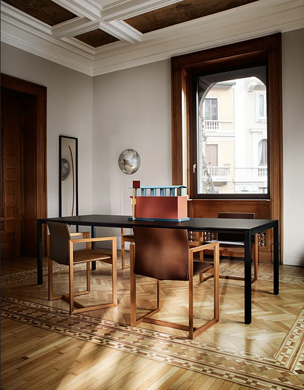Chaise en cuir tanné avec accoudoirs CASSINA Eve usine CASSINA de l'Italie. Foto №6