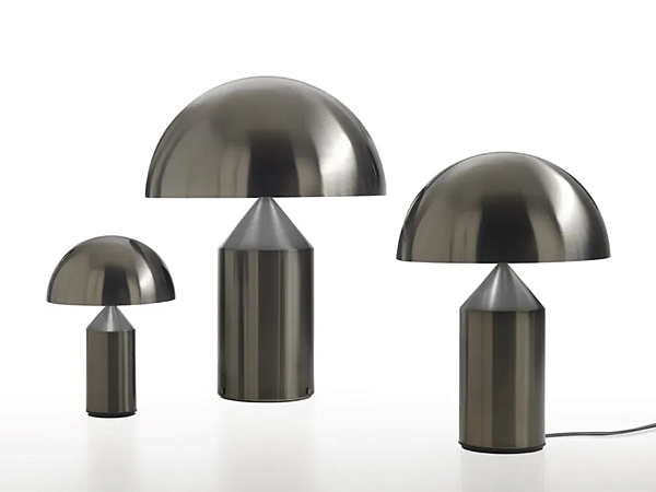 Lampe de table en aluminium nickel Atollo Oluce usine Oluce de l'Italie. Foto №1