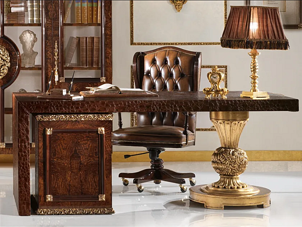 Bureau d'écriture rectangulaire en simili cuir avec tiroirs A.R. Arredamenti Grand Royal 418 usine A.R.ARREDAMENTI SRL de l'Italie. Foto №2