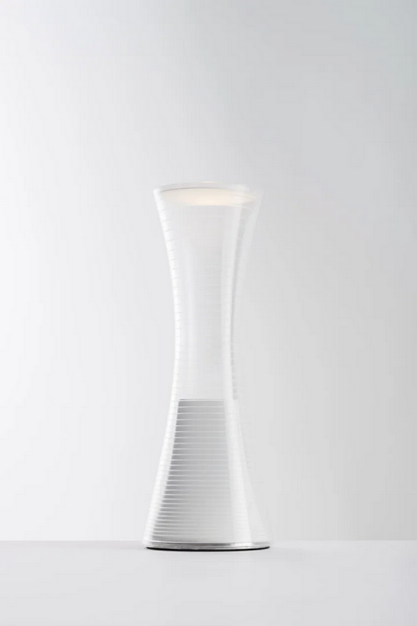 Lampe de table sans fil en méthacrylate collection Come Together Artemide 0165W20A, 0165W10A, 0165W30A usine Artemide de l'Italie. Foto №25