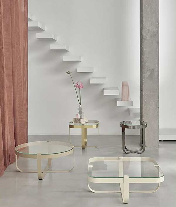 Table basse carrée en verre et fer collection Ring Saba usine SABA de l'Italie. Foto №3