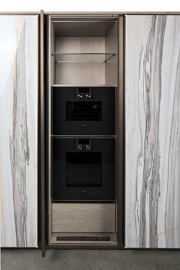 Cuisine en bois avec poignées intégrées GIORGETTI GK 02 usine GIORGETTI de l'Italie. Foto №5