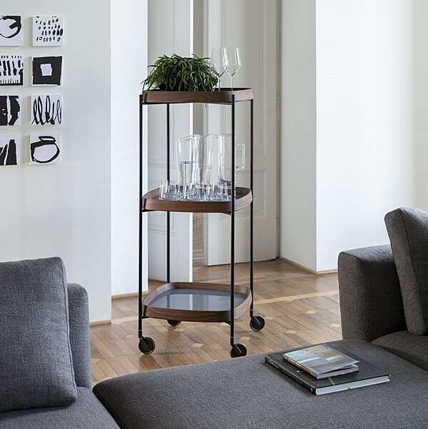 Desserte PORADA Jet 4 usine PORADA de l'Italie. Foto №4