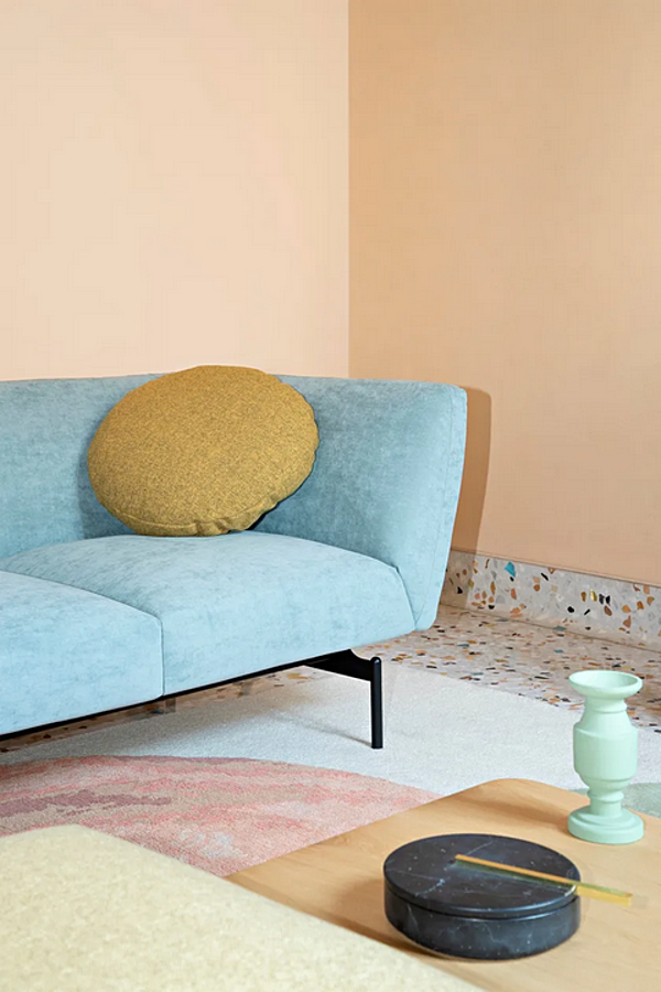 Canapé d'angle en tissu Saba collection Rendez Vous usine SABA de l'Italie. Foto №4