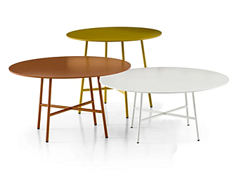 Table basse ronde en MDF et acier Tia Maria Moroso usine Moroso de l'Italie