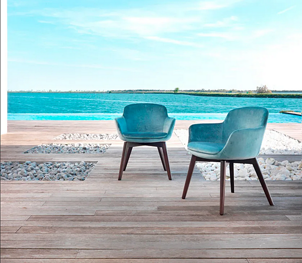 Chaise en velours rembourrée avec accoudoirs GYFORM CHANEL usine Gyform de l'Italie. Foto №2