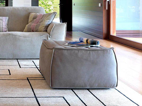 Pouf carré en cuir rembourré GYFORM Nano usine Gyform de l'Italie. Foto №1