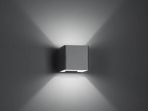 Lampe murale en métal Bijou Fabbian usine Fabbian de l'Italie. Foto №1