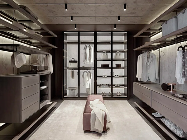 Garde-robe d'angle en frêne avec éclairage intégré GIORGETTI Miyabi usine GIORGETTI de l'Italie. Foto №1