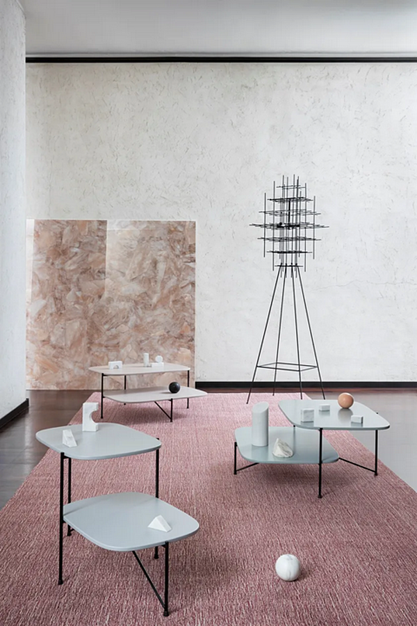 Table basse en MDF Haiku Saba usine SABA de l'Italie. Foto №3