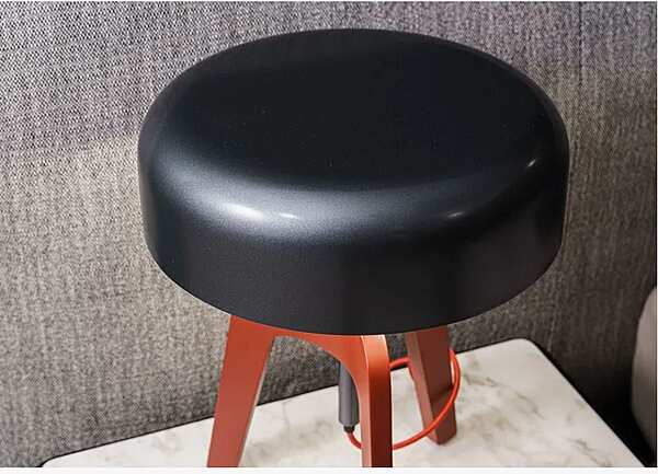 Lampadaire PORADA Pileo alta usine PORADA de l'Italie. Foto №5