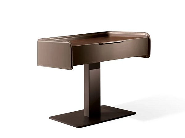 Table de chevet rectangulaire en cuir avec tiroirs GIORGETTI Corium 62380 usine GIORGETTI de l'Italie. Foto №1