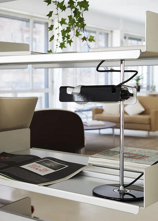 Lampe de table ajustable en métal Oluce Spider 291 usine Oluce de l'Italie. Foto №5