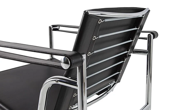 Fauteuil en cuir avec accoudoirs CASSINA dossier inclinable 001 usine CASSINA de l'Italie. Foto №5