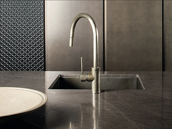 Cuisine en bois avec poignées intégrées GIORGETTI GK 01 usine GIORGETTI de l'Italie. Foto №5