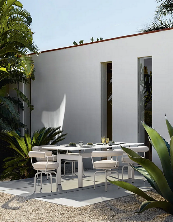 Chaise de jardin pivotante avec accoudoirs en extérieur CASSINA 7 007 usine CASSINA de l'Italie. Foto №4