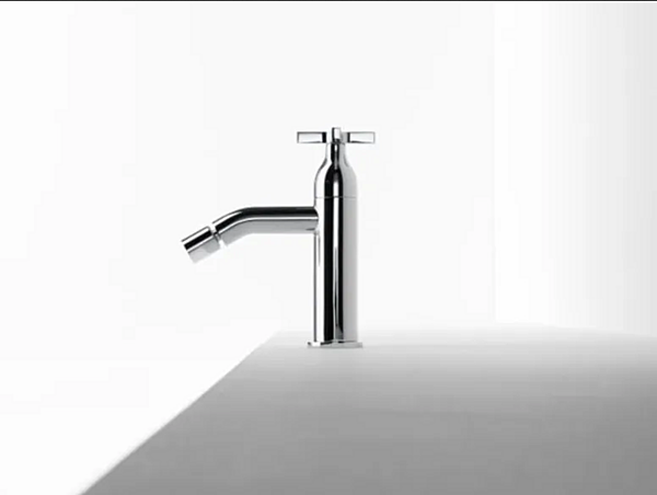 Mélangeur de bidet en laiton à poignée unique AGAPE Memory usine Agape de l'Italie. Foto №1