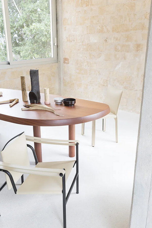 Table en bois libre CASSINA usine CASSINA de l'Italie. Foto №2