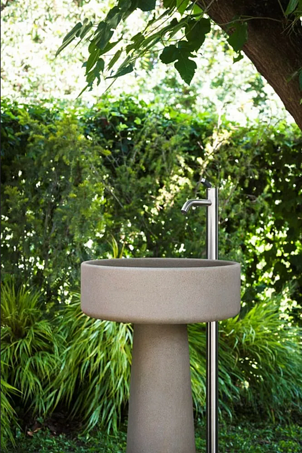 Mitigeur de lavabo sur pied en acier inoxydable à poignée unique AGAPE Collection Square usine Agape de l'Italie. Foto №4