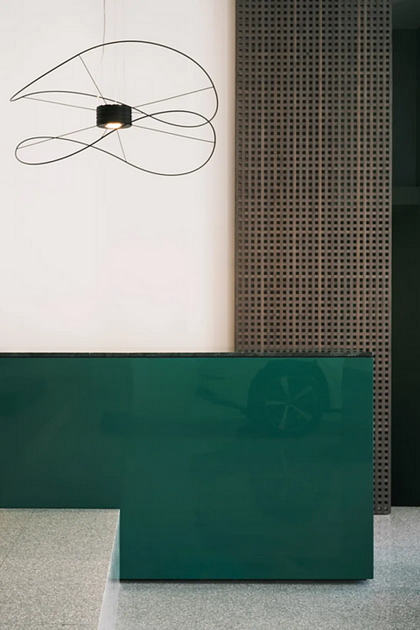 Suspension LED en métal Hoops AXOLIGHT usine Axolight de l'Italie. Foto №4