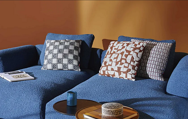 Coussin géométrique en tissu avec cadre carré CASSINA Chess usine CASSINA de l'Italie. Foto №6