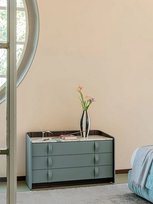 Commode en cuir Gentleman Flou usine Flou de l'Italie. Foto №2