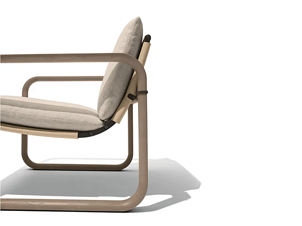 Fauteuil de jardin en frêne rembourré avec accoudoirs GIORGETTI LOOP usine GIORGETTI de l'Italie. Foto №4