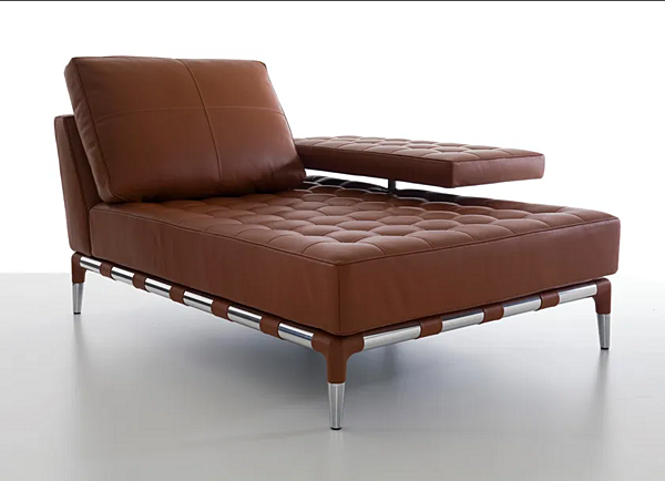 Canapé en cuir capitonné CASSINA Prive 241 usine CASSINA de l'Italie. Foto №3