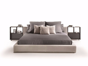 Lit double en tissu avec housse amovible FLEXFORM GROUNDPIECE Lit double en tissu avec housse amovible FLEXFORM GROUNDPIECE usine FLEXFORM de l'Italie