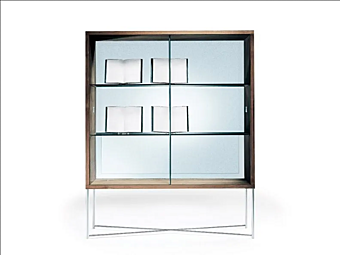 Vitrine en bois et verre Moka FLEXFORM Vitrine en bois et verre Moka FLEXFORM usine FLEXFORM de l'Italie
