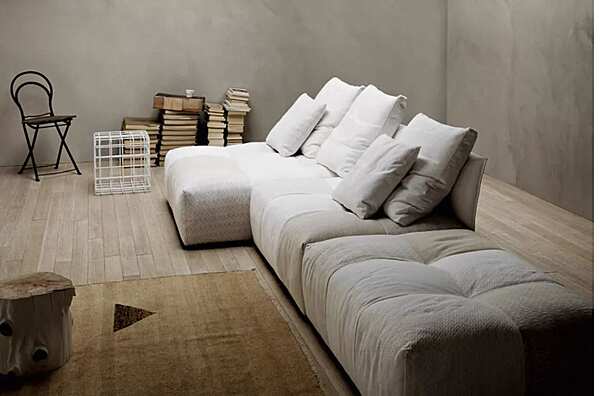 Table basse en fer léger Leyva Saba usine SABA de l'Italie. Foto №2