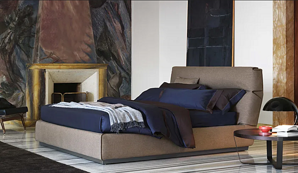 Lit double avec tête de lit rembourrée en tissu Flou Gentleman usine Flou de l'Italie. Foto №8