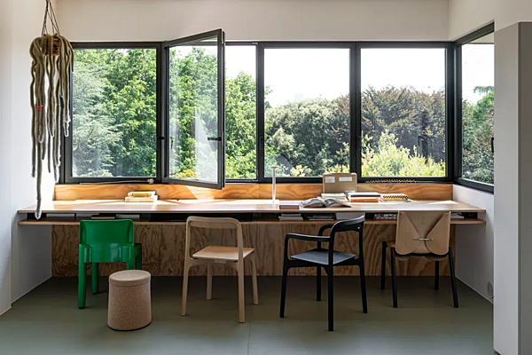 Chaise empilable en frêne Contorna Kristalia usine Kristalia de l'Italie. Foto №11
