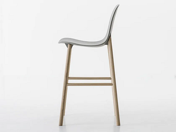 Tabouret de bar en polyuréthane avec dossier Sharky Kristalia usine Kristalia de l'Italie. Foto №2