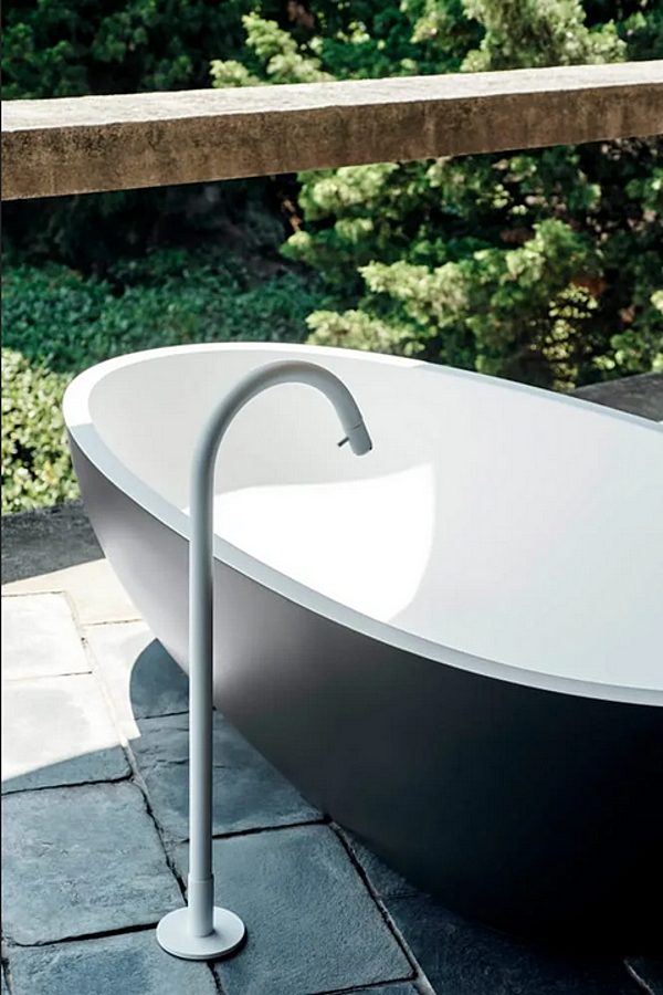 Robinet de baignoire sur pied en laiton AGAPE Fez 2 usine Agape de l'Italie. Foto №3