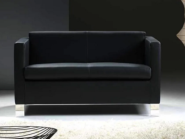 Canapé en cuir petit modèle mixte GYFORM usine Gyform de l'Italie. Foto №1