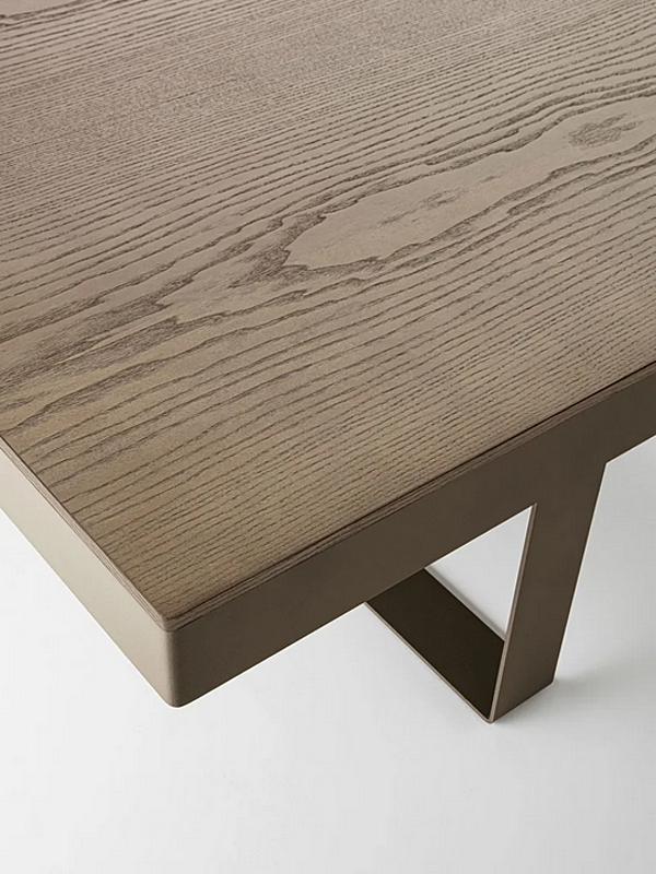 Table basse carrée en métal OTIS Frigerio usine Frigerio de l'Italie. Foto №3