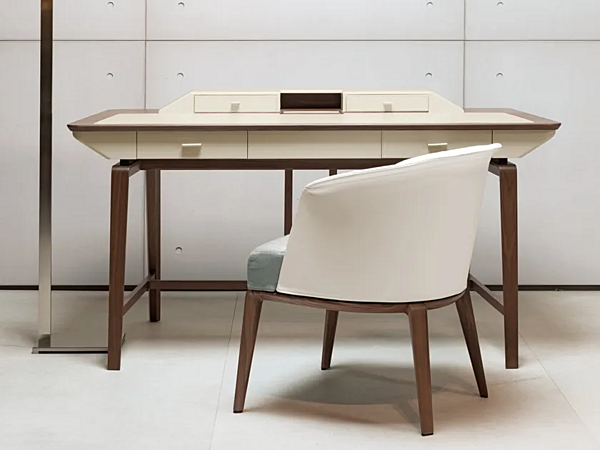 Fauteuil en cuir avec accoudoirs Aura GIORGETTI 63970, 63971 usine GIORGETTI de l'Italie. Foto №4