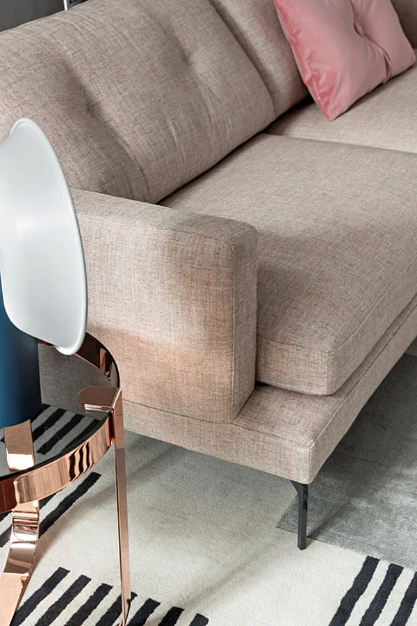 Canapé 3 places en tissu Essentiel Saba usine SABA de l'Italie. Foto №7