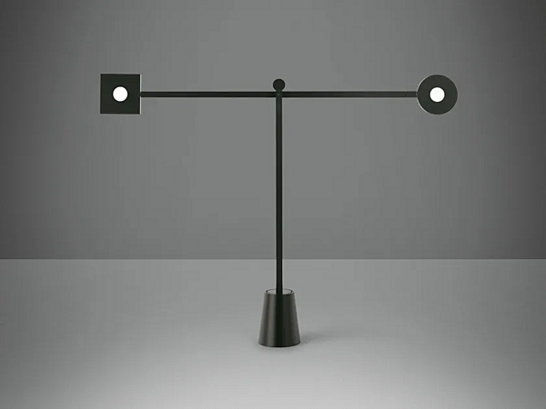 Lampe de table en aluminium LED Equilibrist Artemide 1442010A usine Artemide de l'Italie. Foto №2