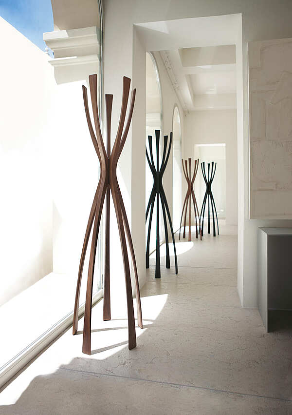 Cintre PORADA Flamingo usine PORADA de l'Italie. Foto №4