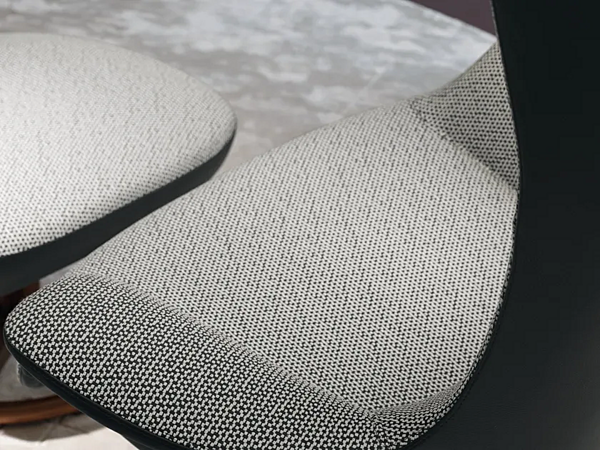 Pouf en tissu inclinable GIORGETTI COLLECTION 70606, 70607 usine GIORGETTI de l'Italie. Foto №3