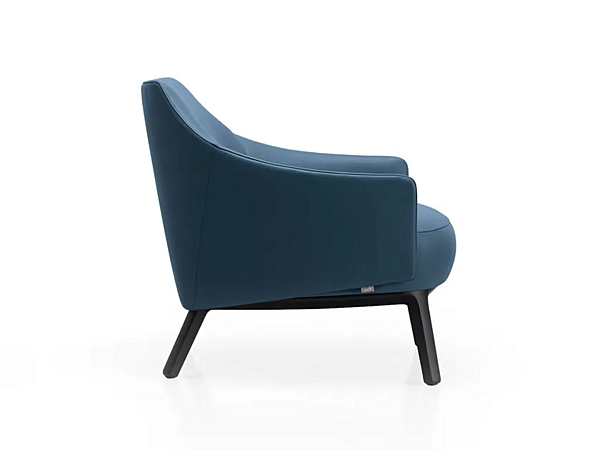 Fauteuil en cuir rembourré avec accoudoirs Bela Kristalia usine Kristalia de l'Italie. Foto №3