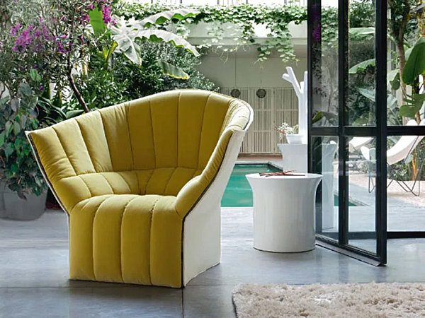 Fauteuil en tissu rembourré avec accoudoirs LIGNE ROSET Moel usine LIGNE ROSET de l'Italie. Foto №1