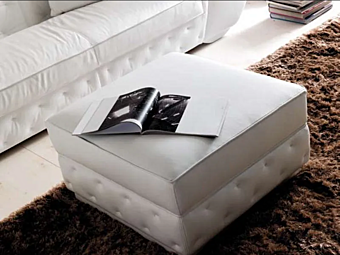 Pouf en cuir capitonné Lapo Cortezari