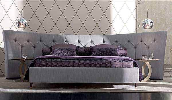 Lit double avec tête de lit capitonnée en tissu OPERA CONTEMPORARY ANGELO CAPPELLINI usine OPERA CONTEMPORARY de l'Italie. Foto №2