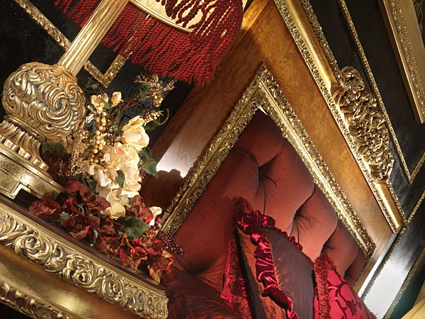 Lit double avec tête de lit rembourrée A.R. Arredamenti Royal 771 usine A.R.ARREDAMENTI SRL de l'Italie. Foto №3