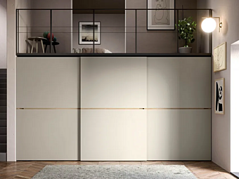 Armoire avec portes coulissantes NOVAMOBILI usine NOVAMOBILI de l'Italie